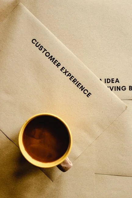 Close-up of a vintage typewriter with the word Marketing on paper, conveying a retro business theme.